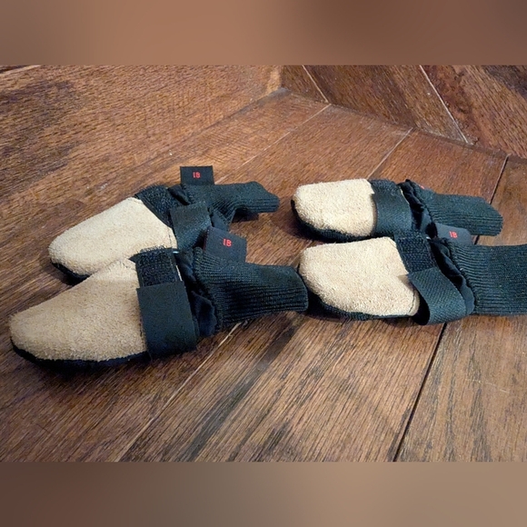 Muttluks, Woof Walkers Dog Boots with Leather Soles Itty Bitty & Silicone Boots - Picture 6 of 13